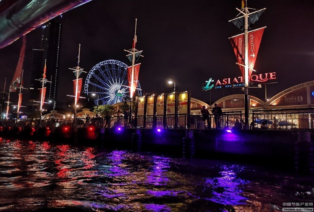 ����Ħ����ҹ�С���Asiatique��ʳ���ԣ�